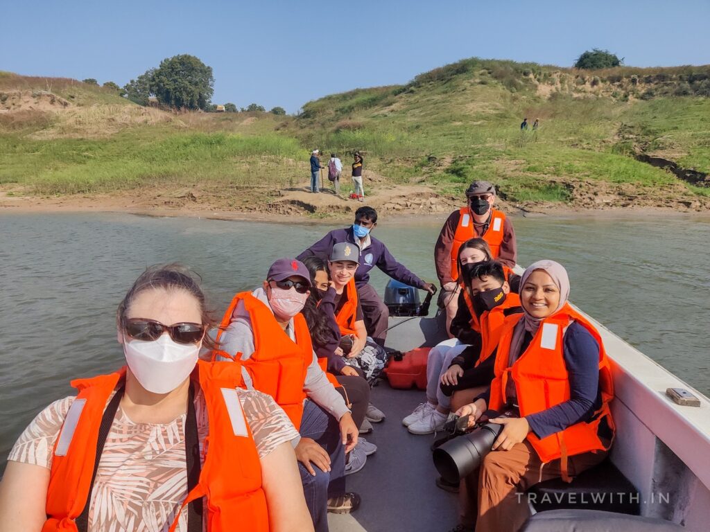 chambal-river-safari-family-trip-guided-tour-travelwith
