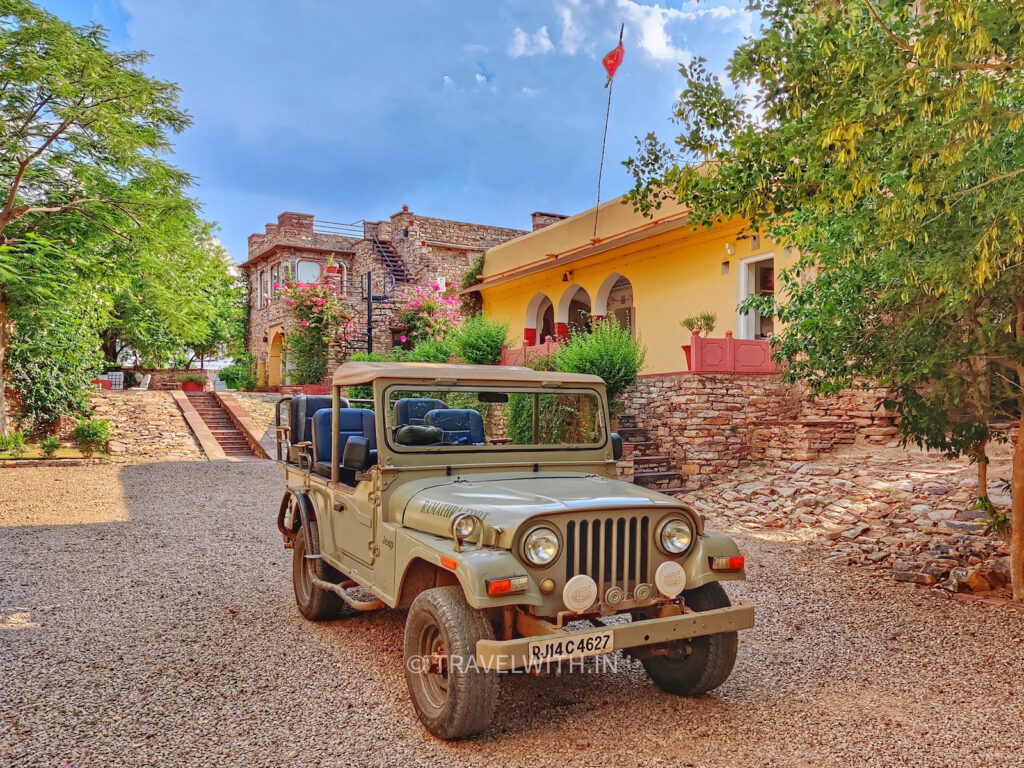 ramathra-fort-vintage-jeep-drive-travelwith
