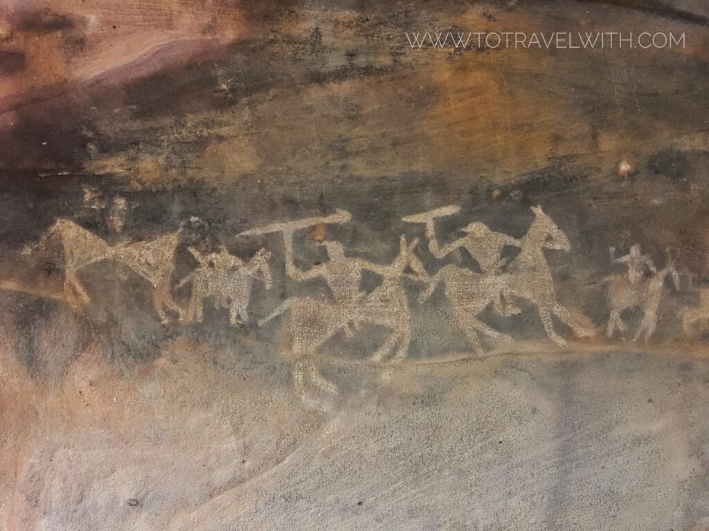 satpura-bhimbetka-rock-paintings-travelwith